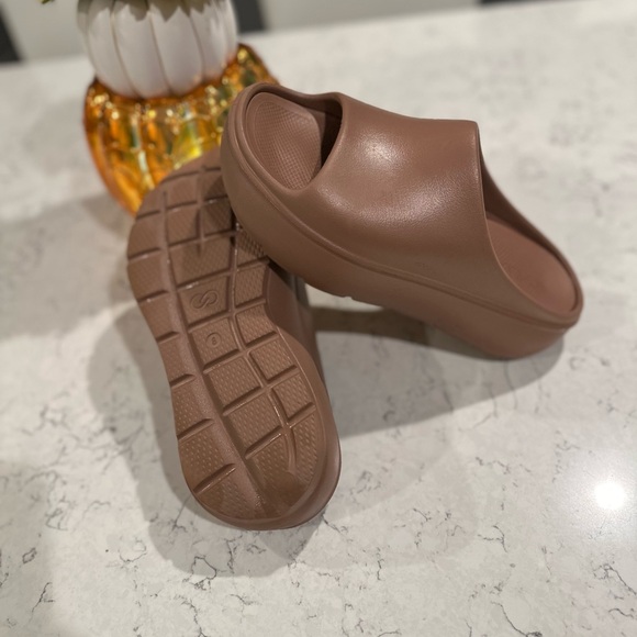 Slides - Picture 9 of 10